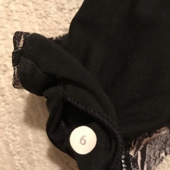 Lululemon energy bra - Picture 4 of 4